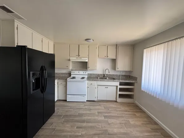 Z-Park Way, 2121 Park Way #16, Bakersfield, CA 93304
