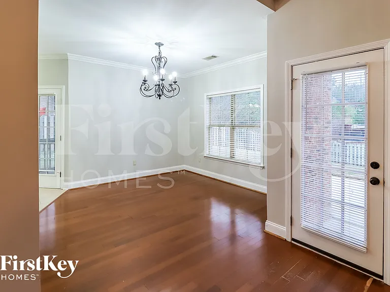5830 Heritage Park Dr — Photo 7