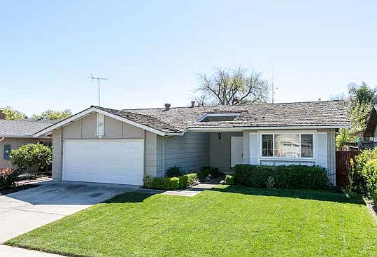 1st image of 380 Viewpark Cir