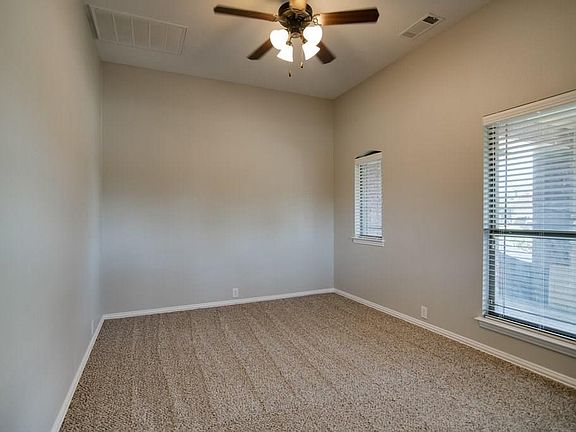 5th image of 2516 Heatherdale Dr