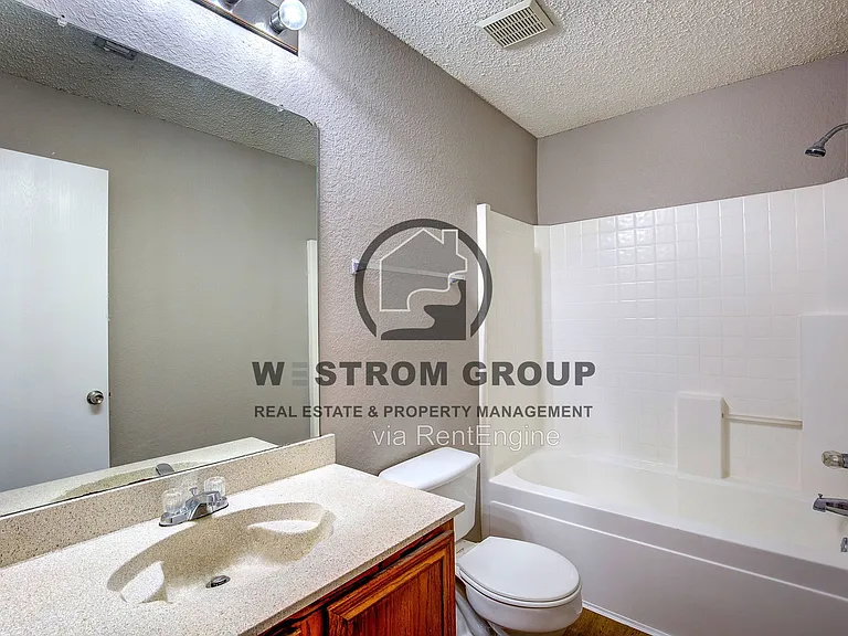 2363 Laurelhill Ln — Photo 26