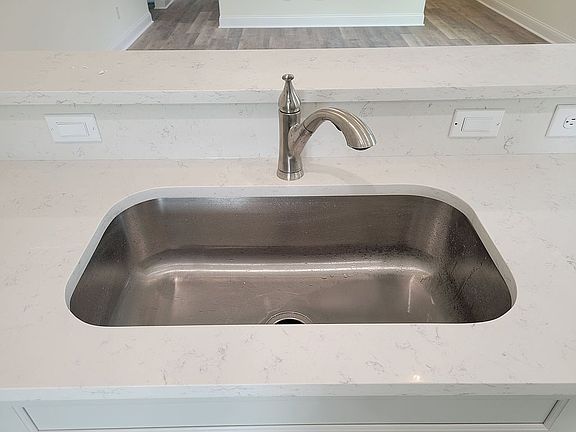 3rd image of 96068 Aqua Vista Ct
