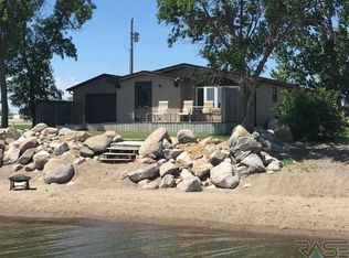118 W Lake Dr, Arlington, SD 57212