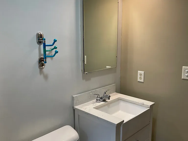 3421 N Indiana Ave #3421 — Photo 8