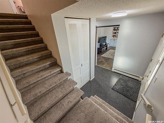 4th image of 405 5th STREET E