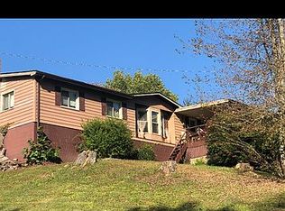 81 Pelfrey Spur, Campton, KY 41301