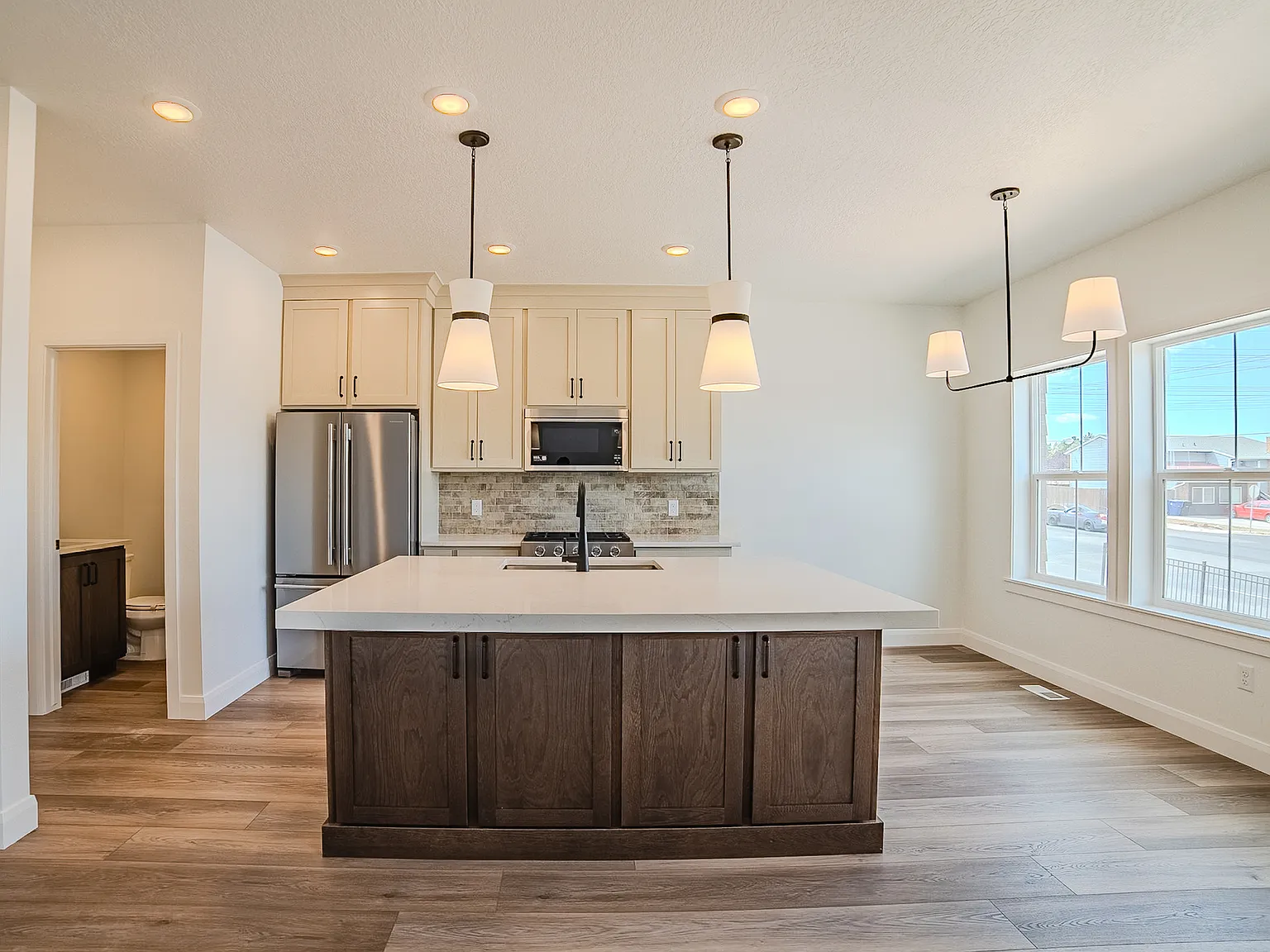 4 bed, 3.5 bath, 2076 sqft, $2,595 — Photo 3