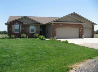 1314 N Wilshire Dr, Hutchinson, KS 67501