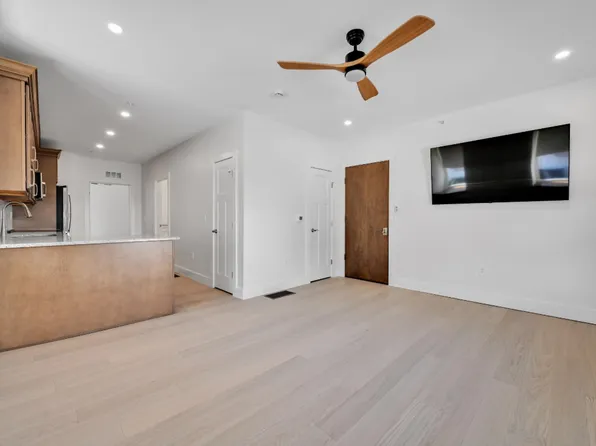 132 E Market St #101, Orwigsburg, PA 17961