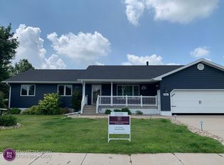 4135 Driftwood Dr, Grand Island, NE 68803