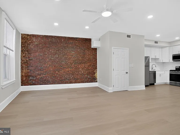 630 N 2nd St #2 — Photo 7