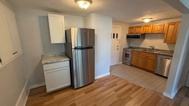 15 Lawrence St #5 — Photo 1