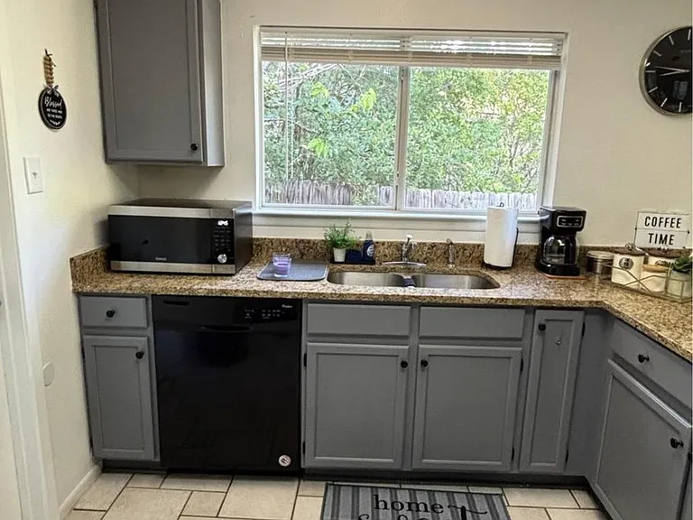 7306 Huntwood Cir — Photo 10