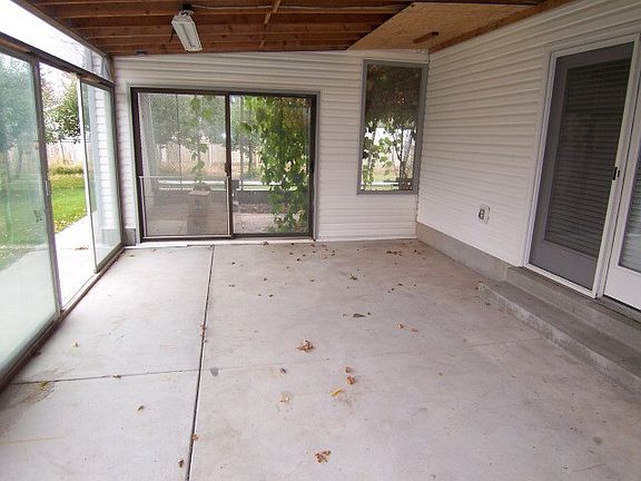 5th image of 2553 Saint Charles Ave