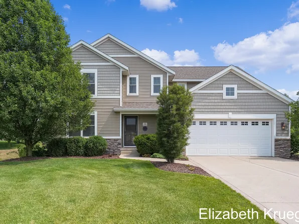 1743 Silverbow Dr SE, Caledonia, MI 49316
