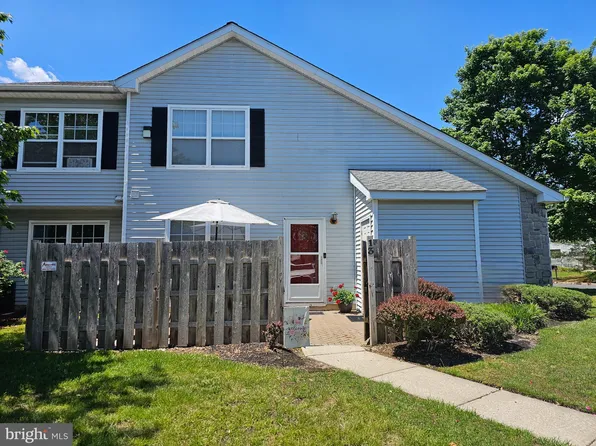 13 Caraway Ct, Thorofare, NJ 08086