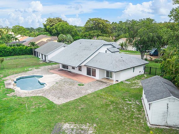 5th image of 4391 NW 51st Street