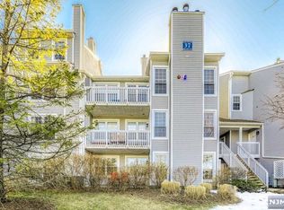47 Eagles Notch Dr #24, Englewood, NJ 07631