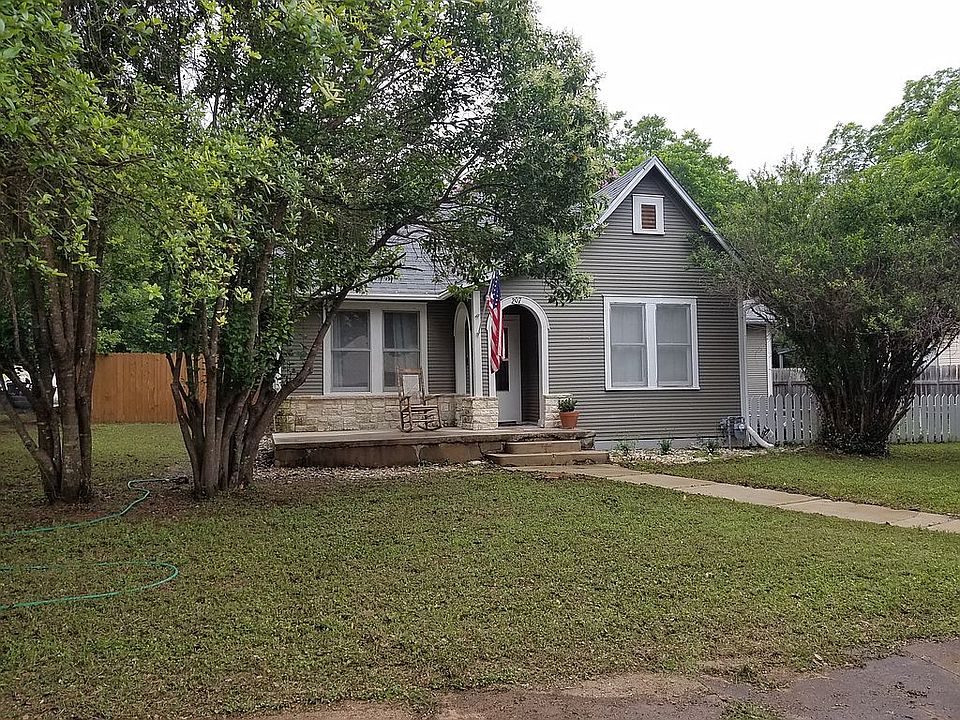 207 W 5th St, Lampasas, TX 76550 Zillow