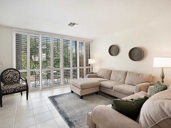5th image of 3967 Cocoplum Cir #36103