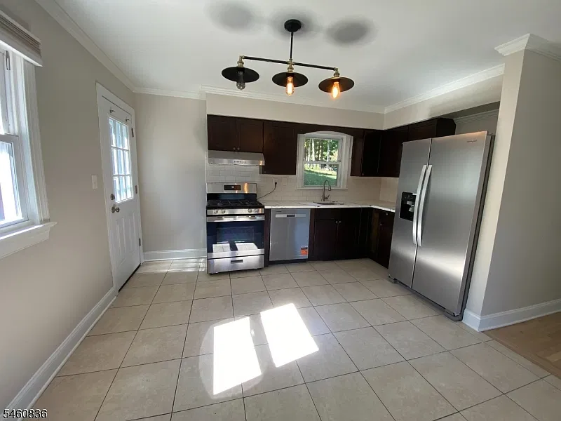 4 bed, 2.0 bath, $4,500 — Photo 3