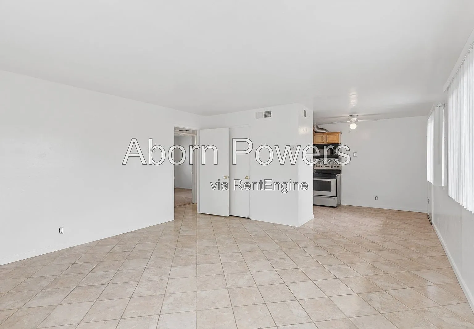 2 bed, 1.0 bath, 819 sqft, $1,645 — Photo 2