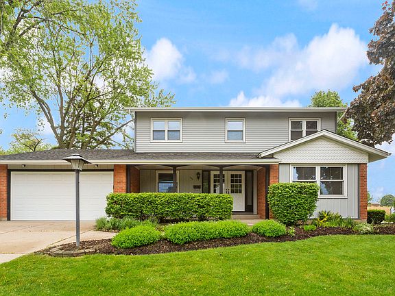 2nd image of 699 Chelmsford Ln