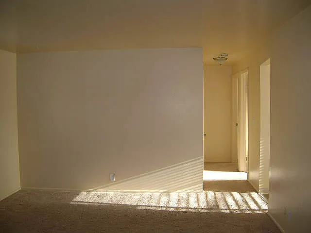 2 bed, 870 sqft, $1,400 — Photo 4