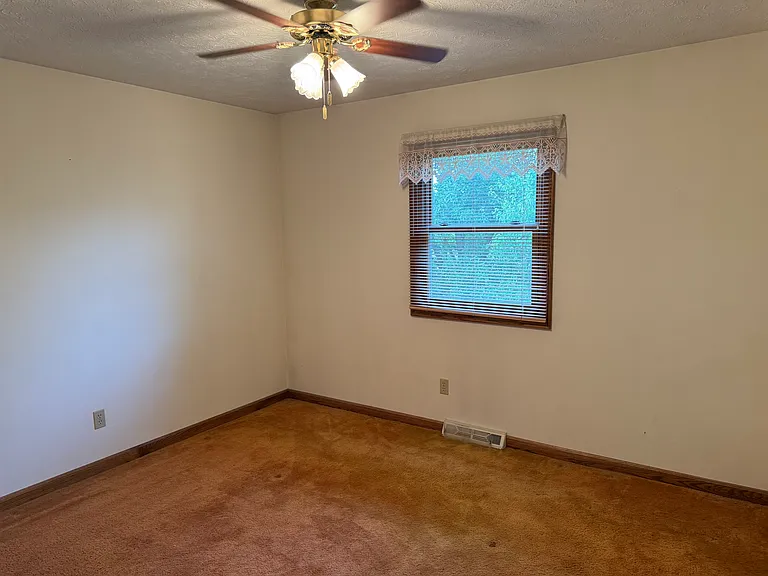 4669 Pinehurst Dr — Photo 10