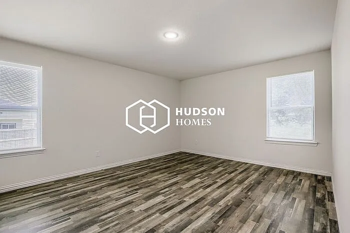 317 Flagship Ln — Photo 8