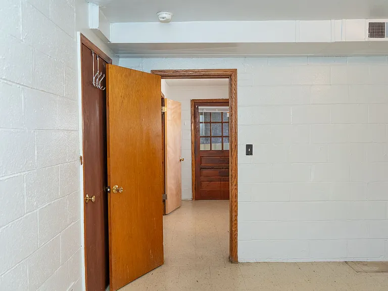 1883 University Cir — Photo 13