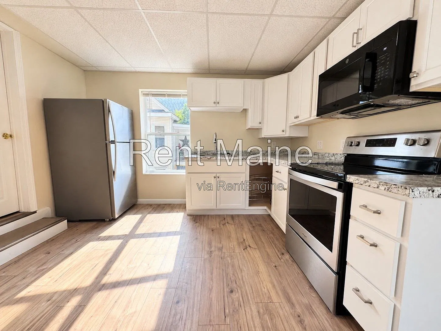 3 bed, 1.0 bath, $1,800 — Photo 1