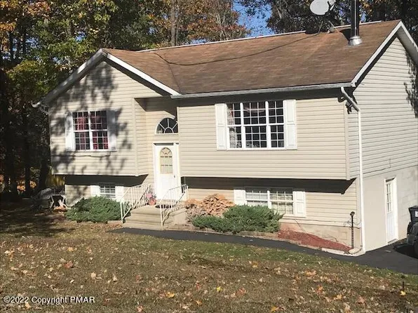 622 Lakeside Dr, East Stroudsburg, PA 18301