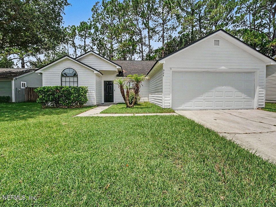1st image of 924 ARIES Road W