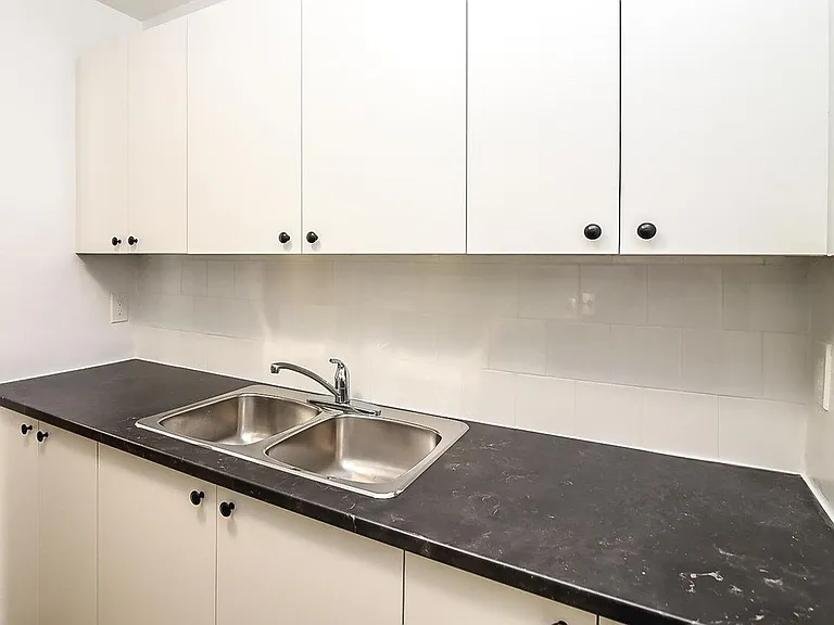 125 Indian Rd — Photo 1