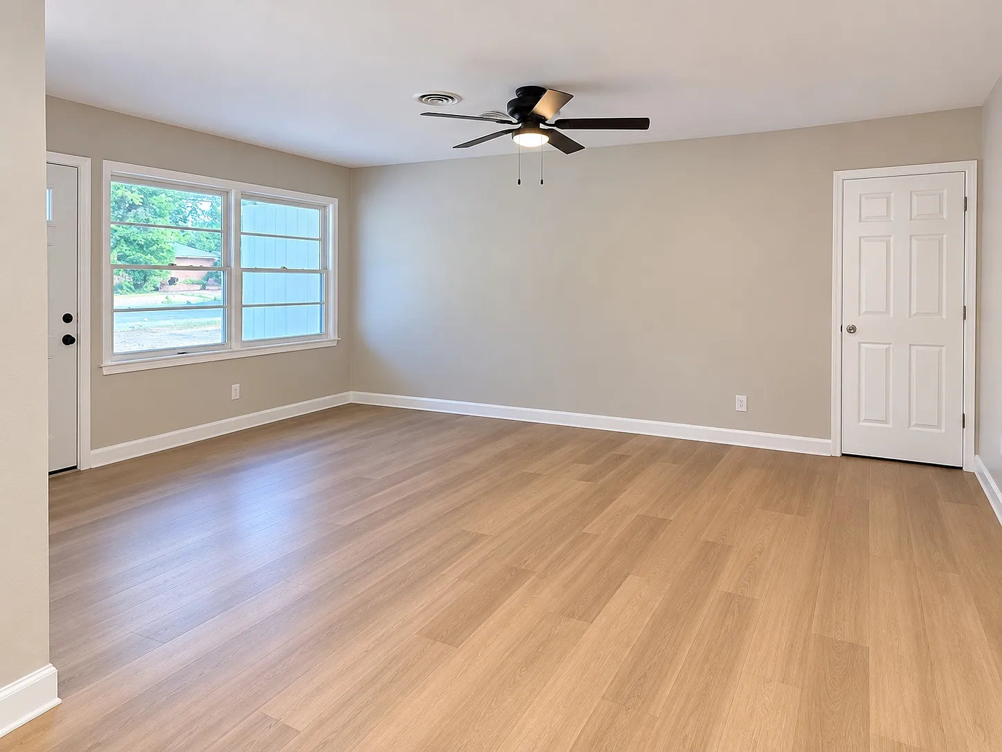 3 bed, 1321 sqft, $2,500 — Photo 3