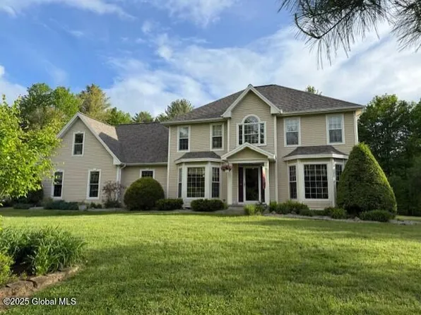 135 Boulderwood Drive, Queensbury, NY 12804