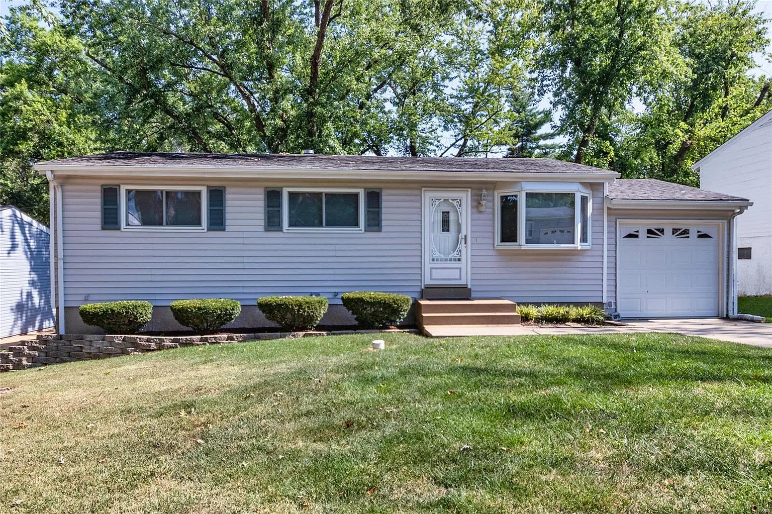9819 Guehring Dr photo 1