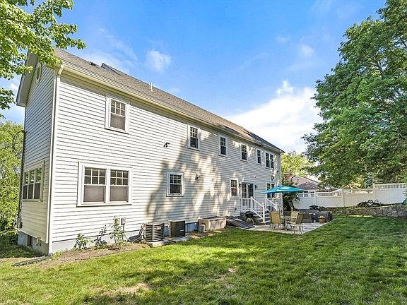 4th image of 21 Willowdale Rd