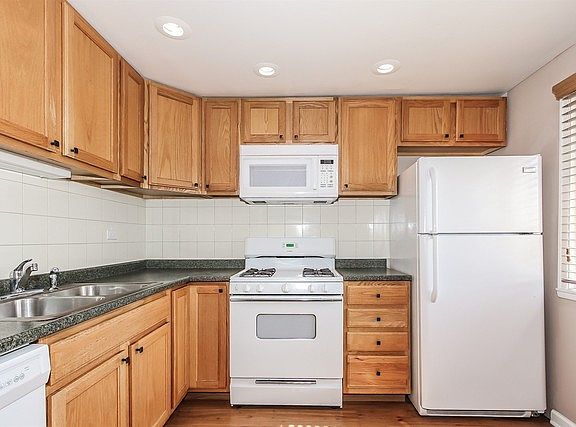 4th image of 1021 Tobey Ct #1021