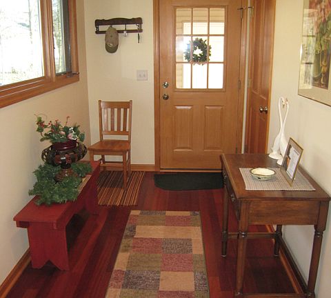 Entryway to Screened Porch