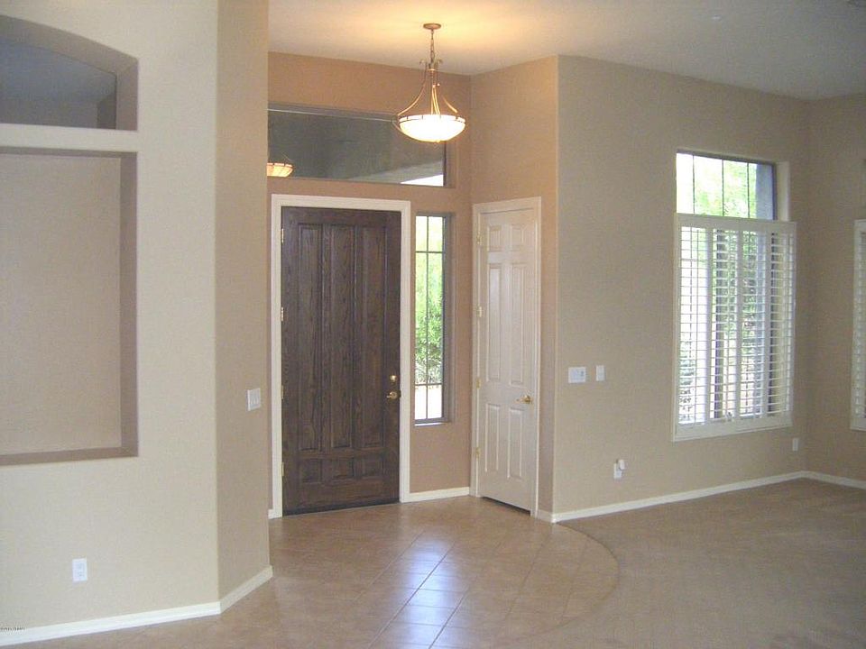 1st image of 2331 W Hazelhurst Dr