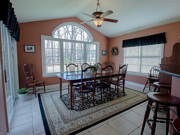 The Morning Room can accommodate large meals and with plenty of natural light and vaulted ceilings you will be sure to find your