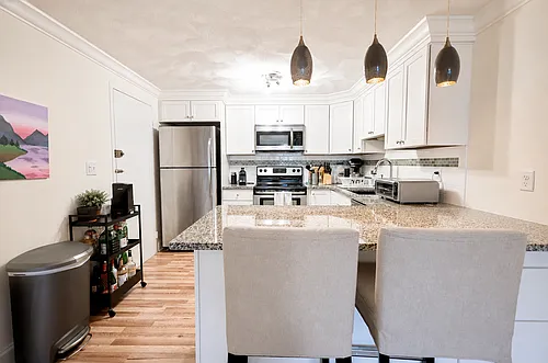 1105 Lexington St Photo 1