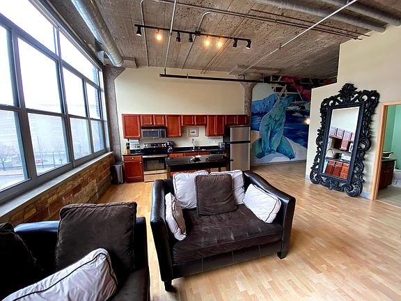 4th image of 521 7th St S #408