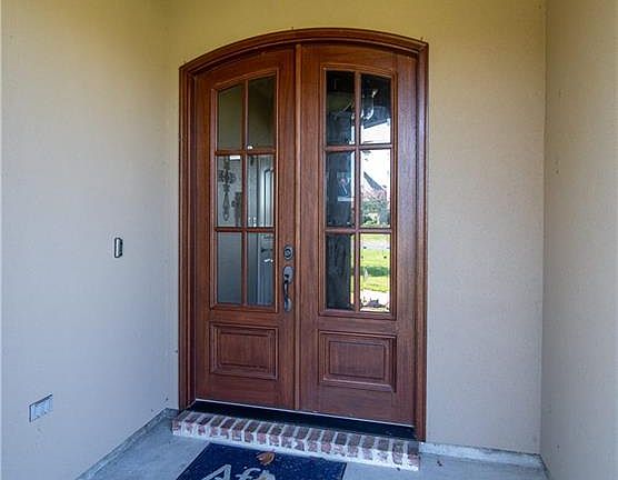 3rd image of 230 Diane Ln