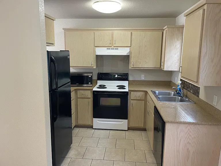 1420 Parker Rd — Photo 14