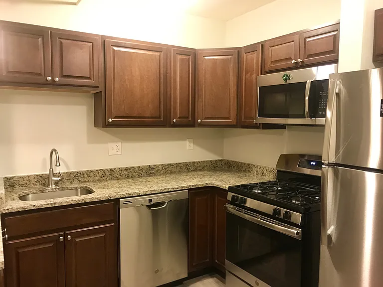 97 Chester St #2 — Photo 10