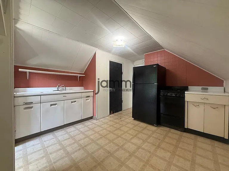 1330 Cranford Ave #3 — Photo 3