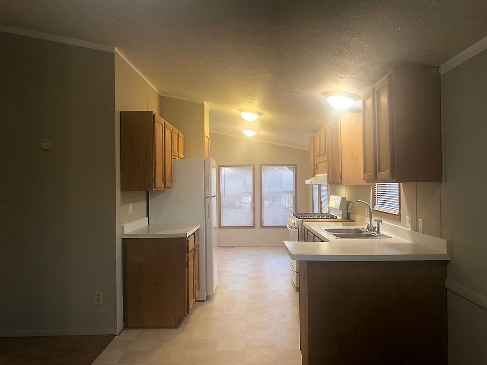 1st image of 14 Ash Dr